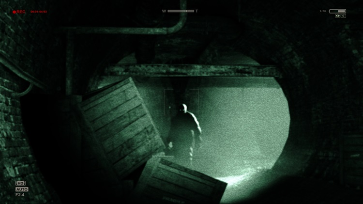 Outlast نشان داد که یک بازی تک نفره در این سبک می‌تواند به مراتب ترسناک‌تر از بازی‌های کوآپ ژانر وحشت باشد.