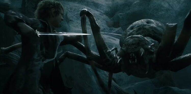 رویارویی بیلبو بگینز با یکی از عنکبوت‌های میرک وود در فیلم هابیت