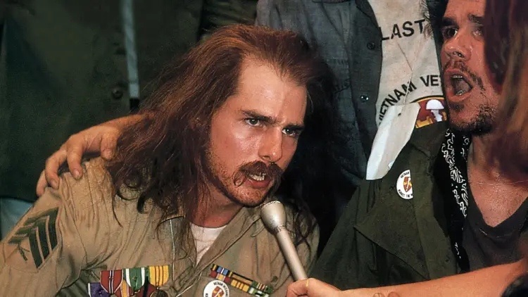 بازی تام کروز در Born on the Fourth of July