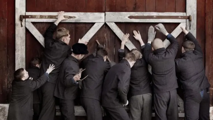 فیلم تماشایی پادشاه جزیره اهریمن