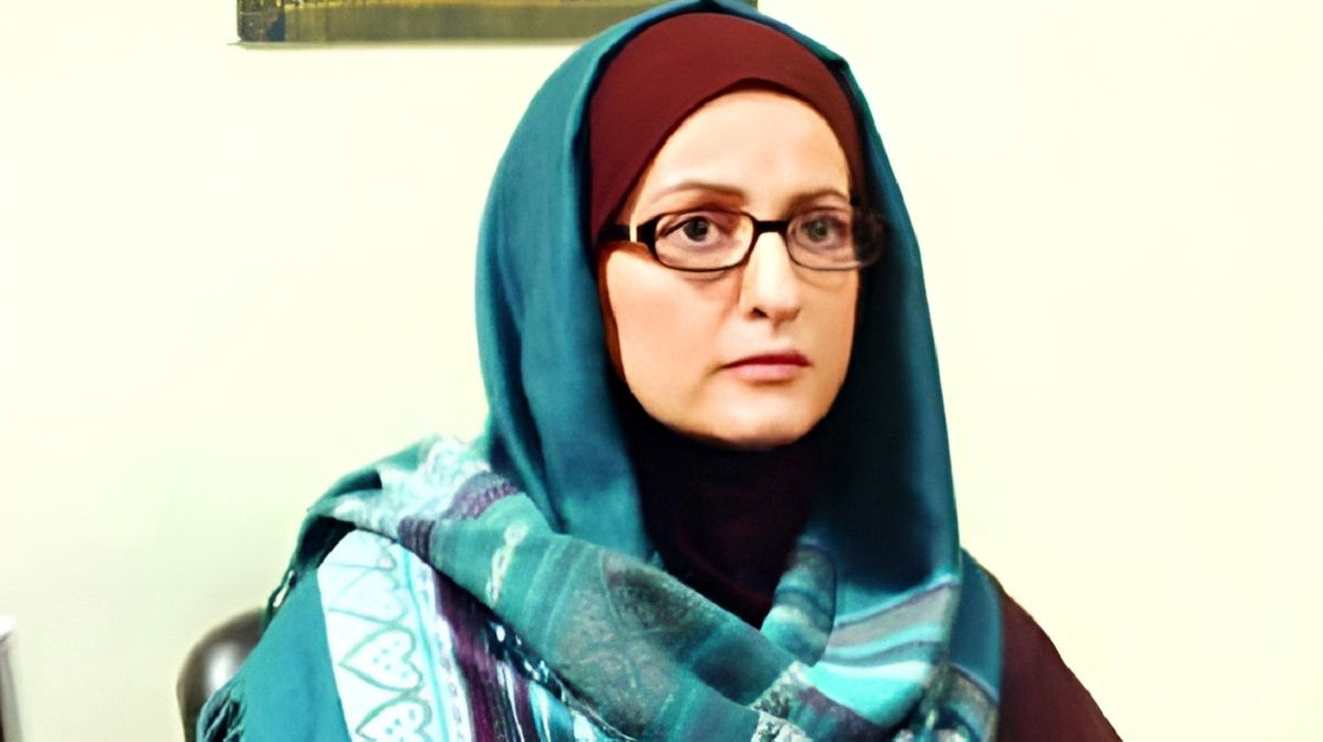 شخصیتی طنز و پرانرژی که هم خنده می‌آورد و هم همذات‌پنداری مخاطب را برمی‌انگیزد