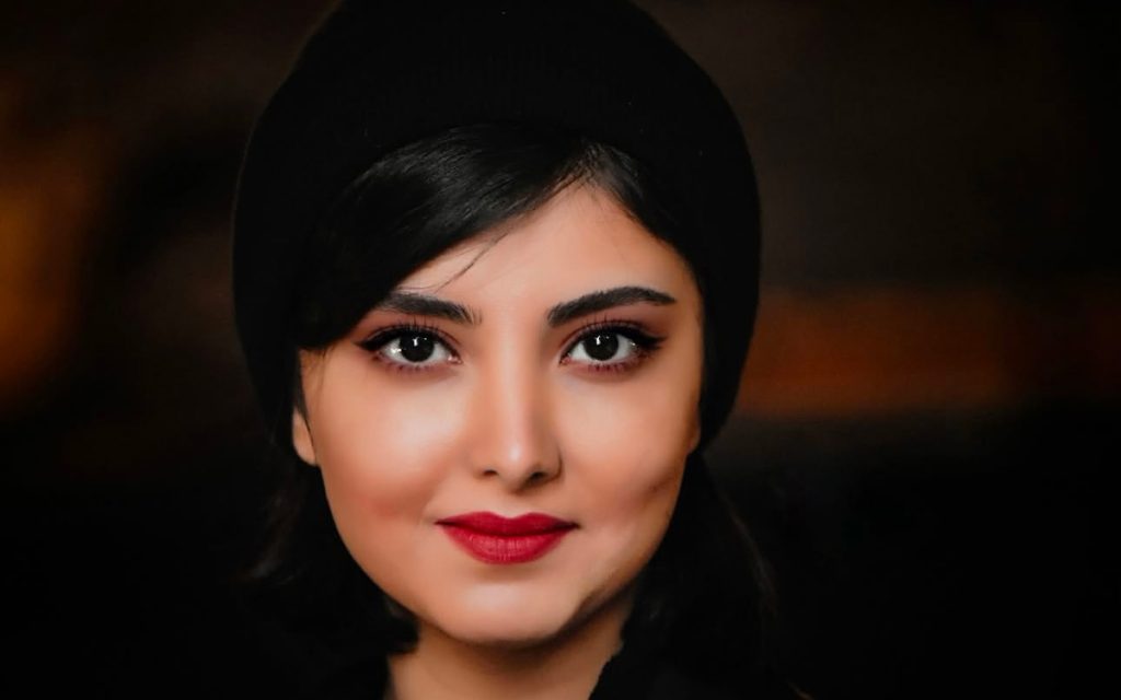 زیبا کرمعلی