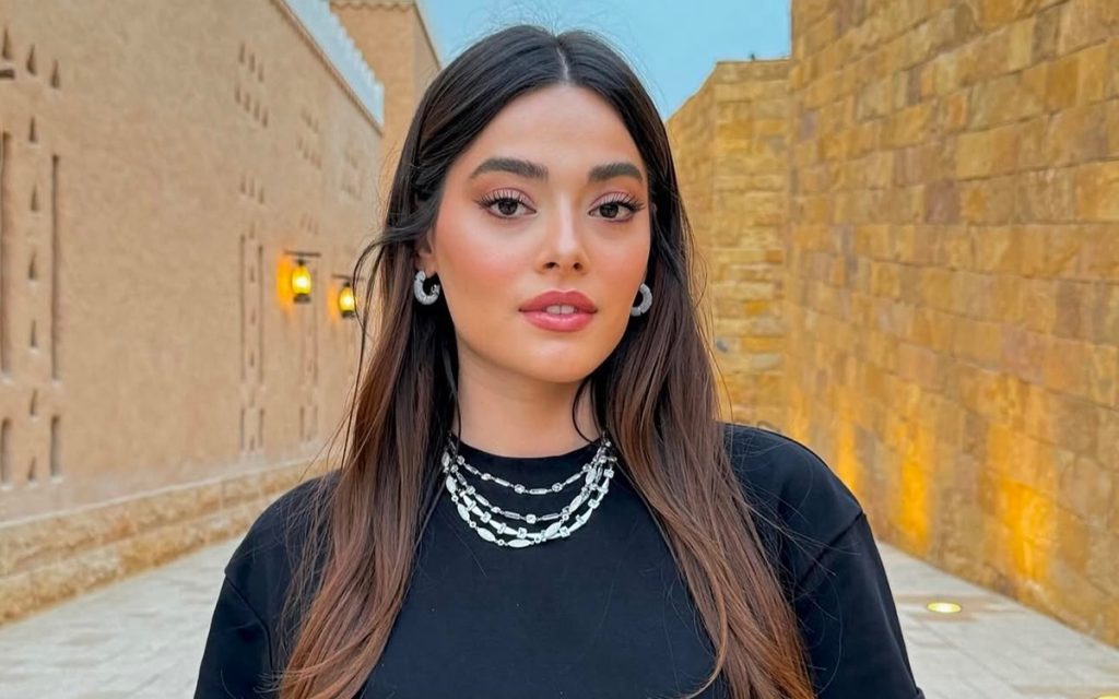 سیمای بارلاس (Simay Barlas)