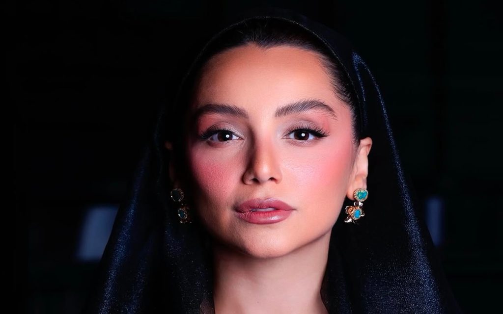 نازنین بیاتی (Nazanin Bayati)