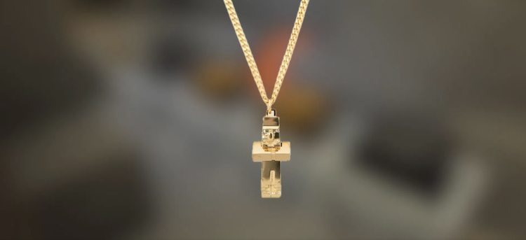 گردنبند ویلیجر با یک باکسی که تم ویلیجری نیز دارد، عرضه میشود.