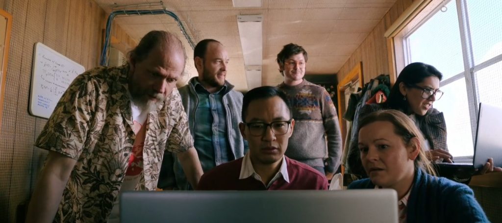 نقد فصل اول سریال Pluribus؛ قسمت اول | کلیشهی تناقض