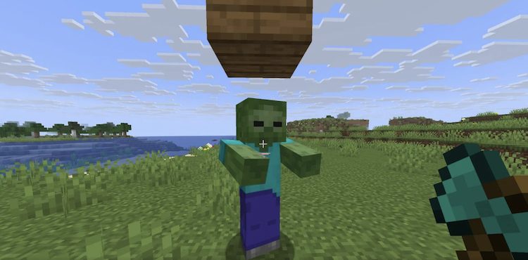 تبر یک سلاح رایج در ماینکرافت است.