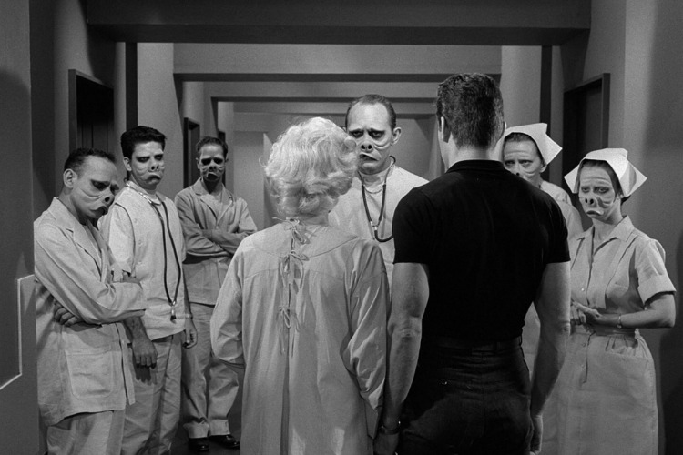 داستانهایی فراتر از زمان خود