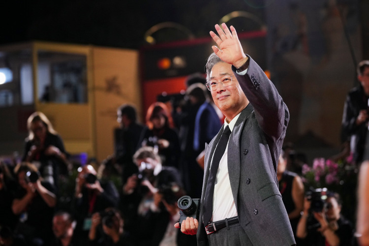 پارک چانووک، استاد کمدی تاریک و خیرهکننده