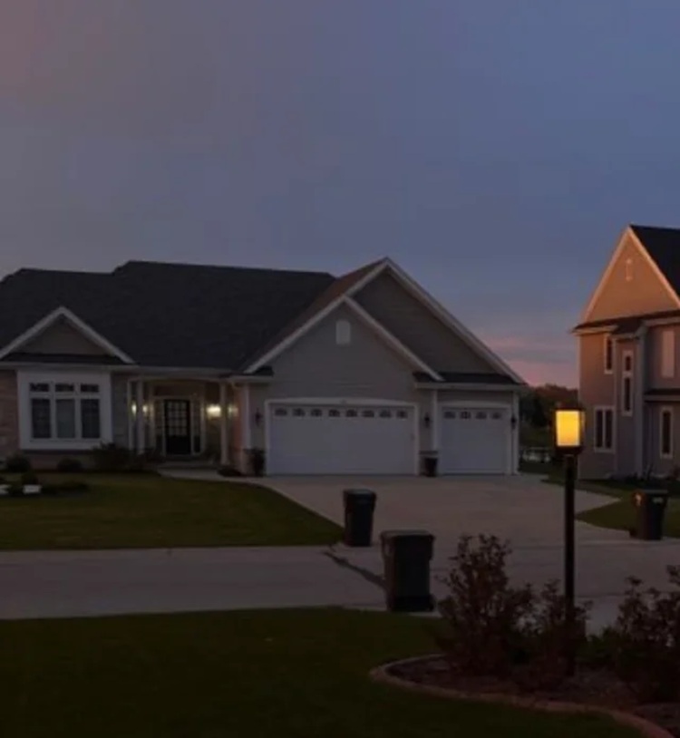 به نظر شما نسخه اصلی این سازه بهتر است یا ماینکرفت؟