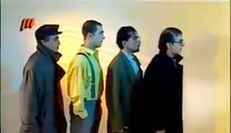 سفری نمادین و متفاوت در دل زندگی آدم‌های گوناگون که پایه‌های سبک خاص و اجتماعی طنز رضا عطاران را شکل داد