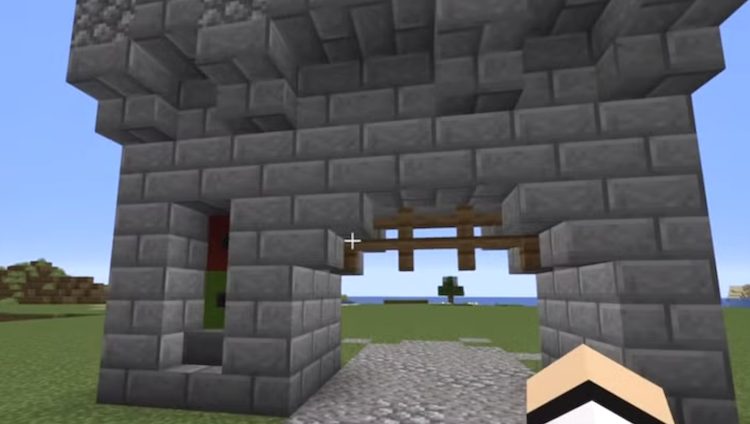 دروازه قلعه ساخته شده در بازی ماینکرفت