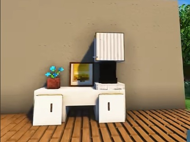 شما باید کارهای خود در ماینکرفت را در پشت این میز انجام دهید!