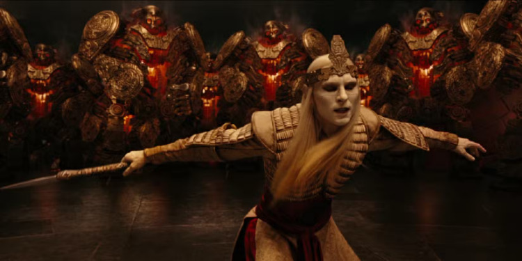 دنبالهای فوقالعاده با جلوههای عملی چشمنواز که دنیای فانتزی هلبوی را به شکلی واقعگرایانه زنده میکند