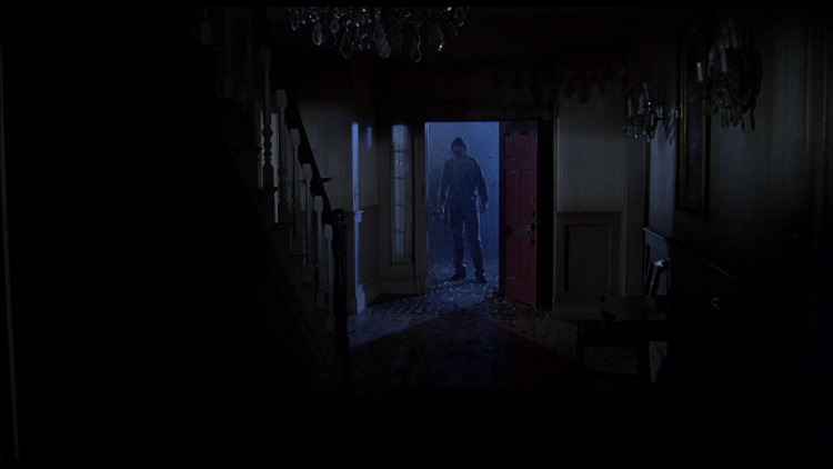 خانوادهای در خانهای با گذشتهای خونین ساکن میشوند و با نیروهایی شیطانی و مرموز روبهرو میشوند