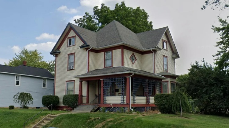 نسخه ماینکرفت این خانه بهتر است یا تصویر اصلی؟