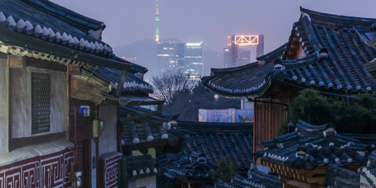 لوکیشنهای انیمیشن شکارچیان شیطان کیپاپ - دهکده بوکچون هانوک (Bukchon Hanok)